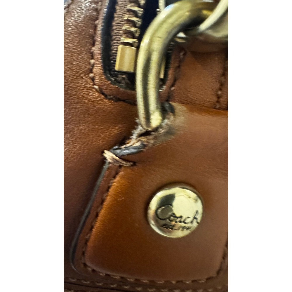 Coach Kristin 2010 Tan Leather 2 Way Double Zip Bag Gold Tone Hardware 
Preloved - Picture 4 of 15